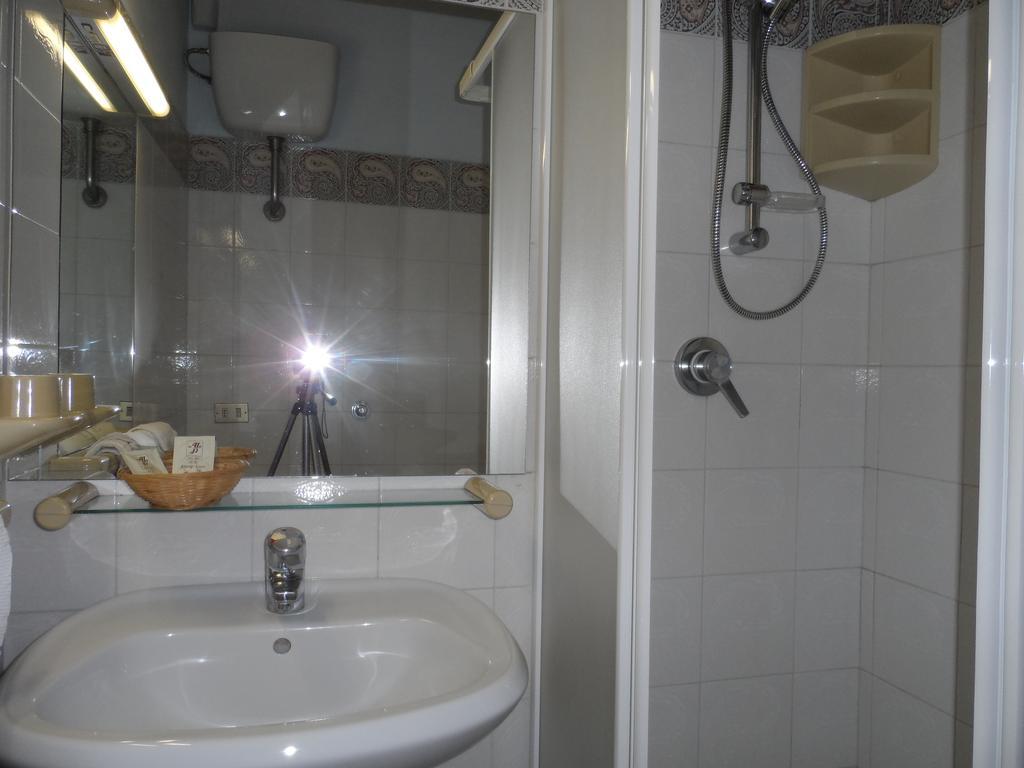 Albergo Lucia Pagnanelli كاستل غاندولفو الغرفة الصورة