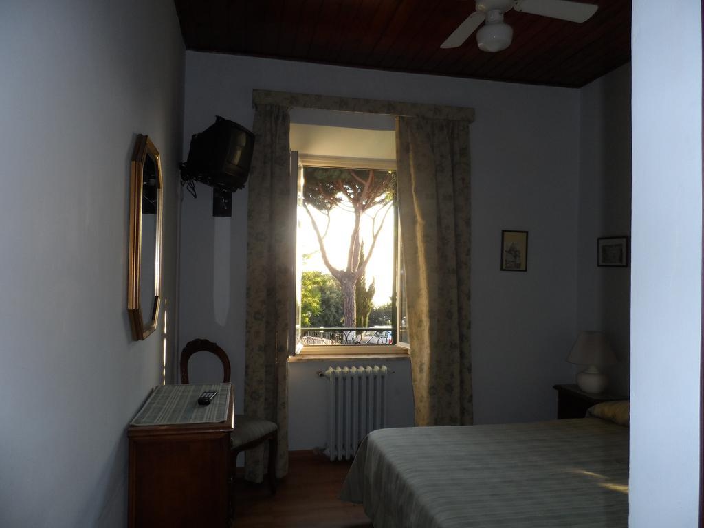 Albergo Lucia Pagnanelli كاستل غاندولفو الغرفة الصورة